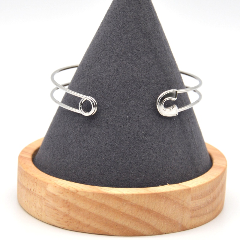 Brazalete, brazaletto.