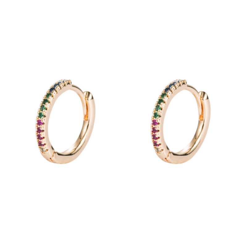 Personalidad europea y estadounidense Moda Viento frío ligeramente incrustado Color de zircon de latón chapado en oro Hebilla de hebilla de círculo Pendientes Hip Hop Pendiente